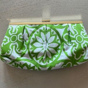 Lily clutch with shoulder chain